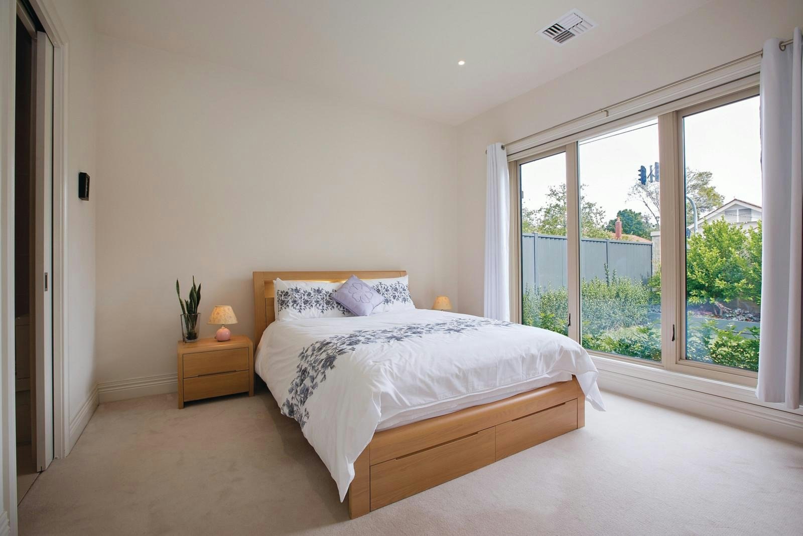 2/64 Burke Road, Malvern East, VIC