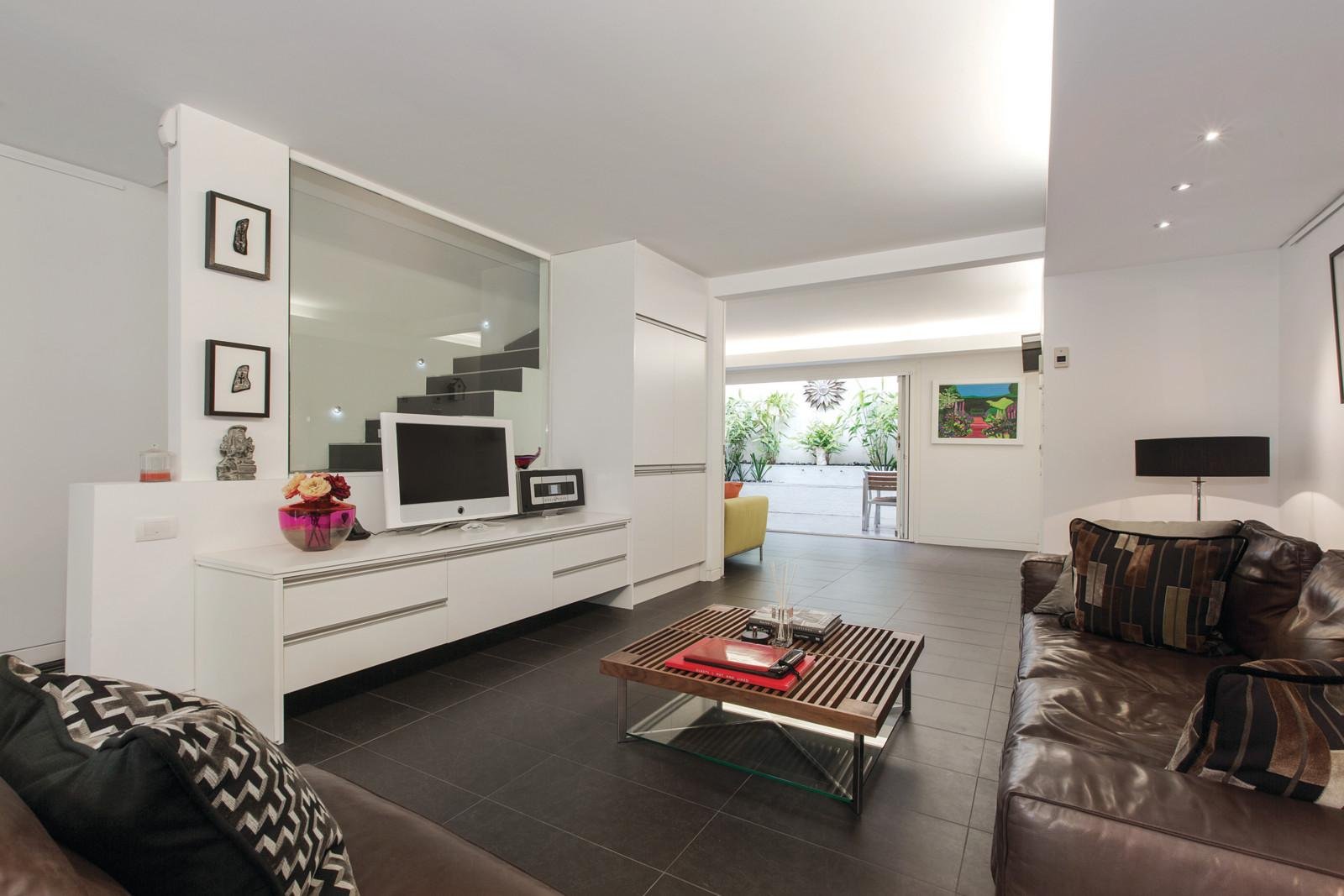 2/17 Kensington Road, South Yarra - Thumbnail 3