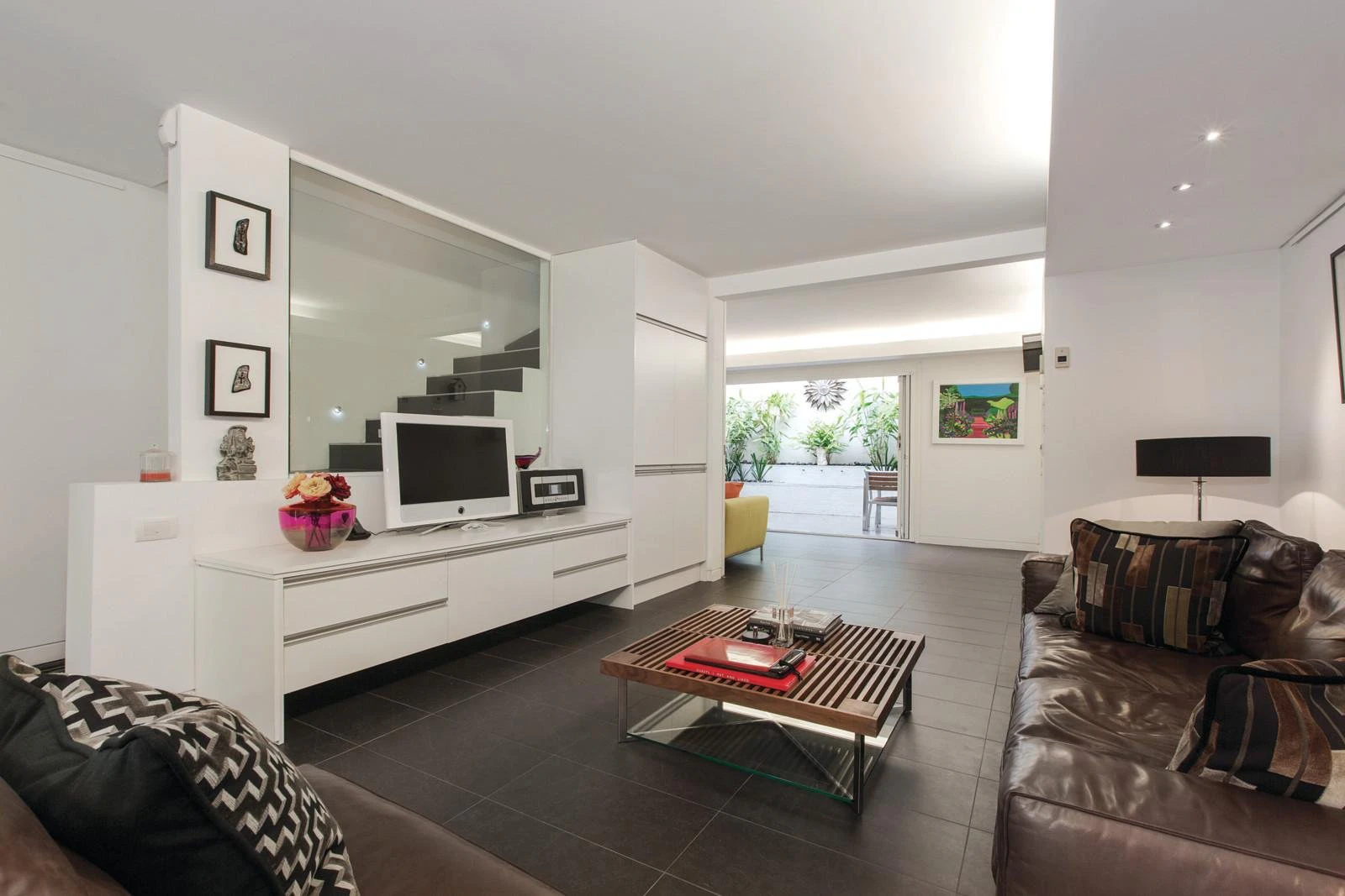 2/17 Kensington Road, South Yarra, VIC