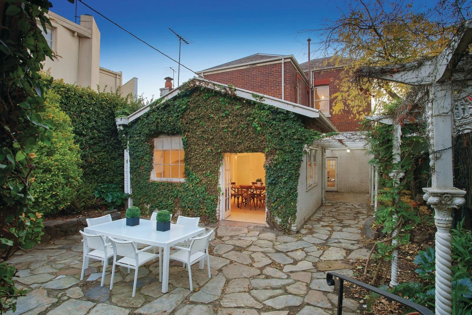 4 Mathoura Road, Toorak, VIC