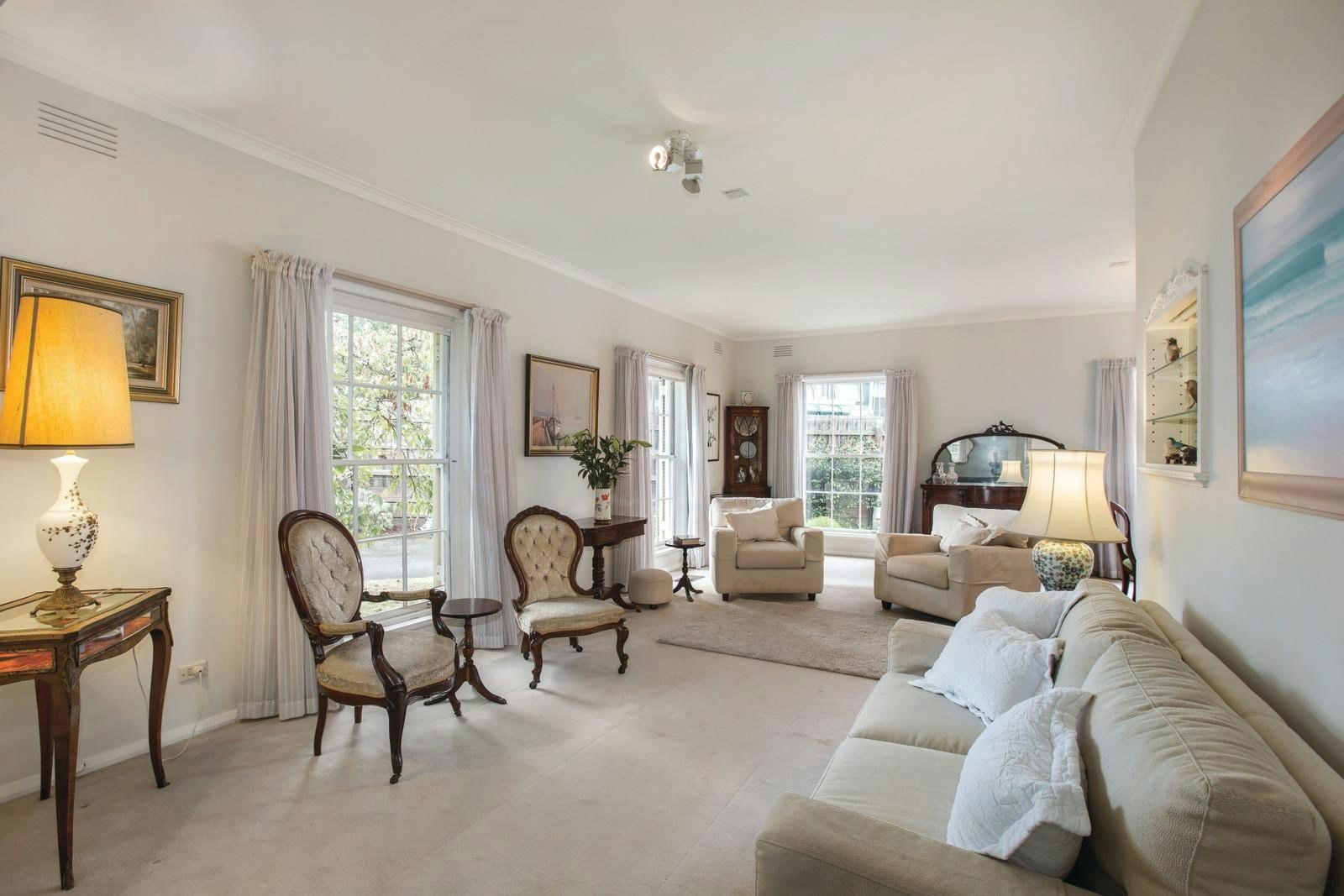 8 Matlock Court, Caulfield North, VIC