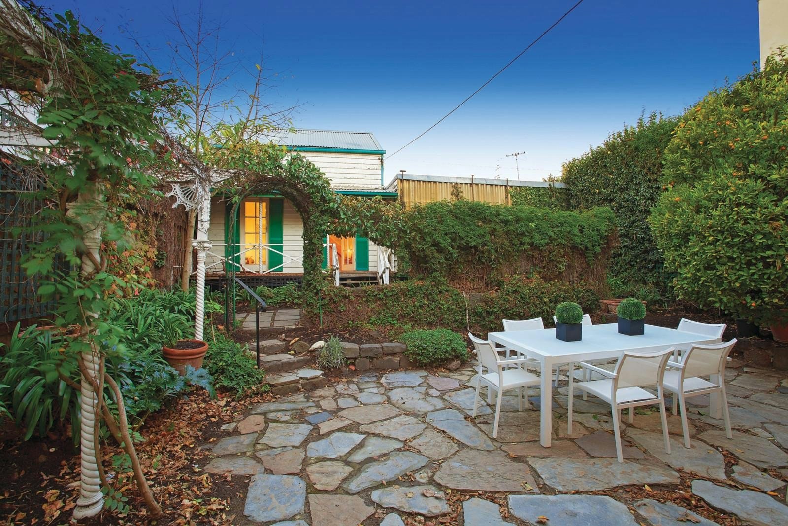 4 Mathoura Road, Toorak, VIC