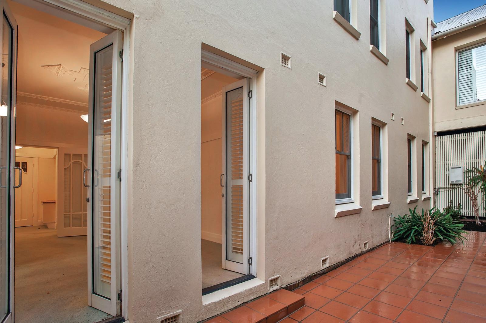 2/24 Lascelles Avenue, Toorak - Thumbnail 3
