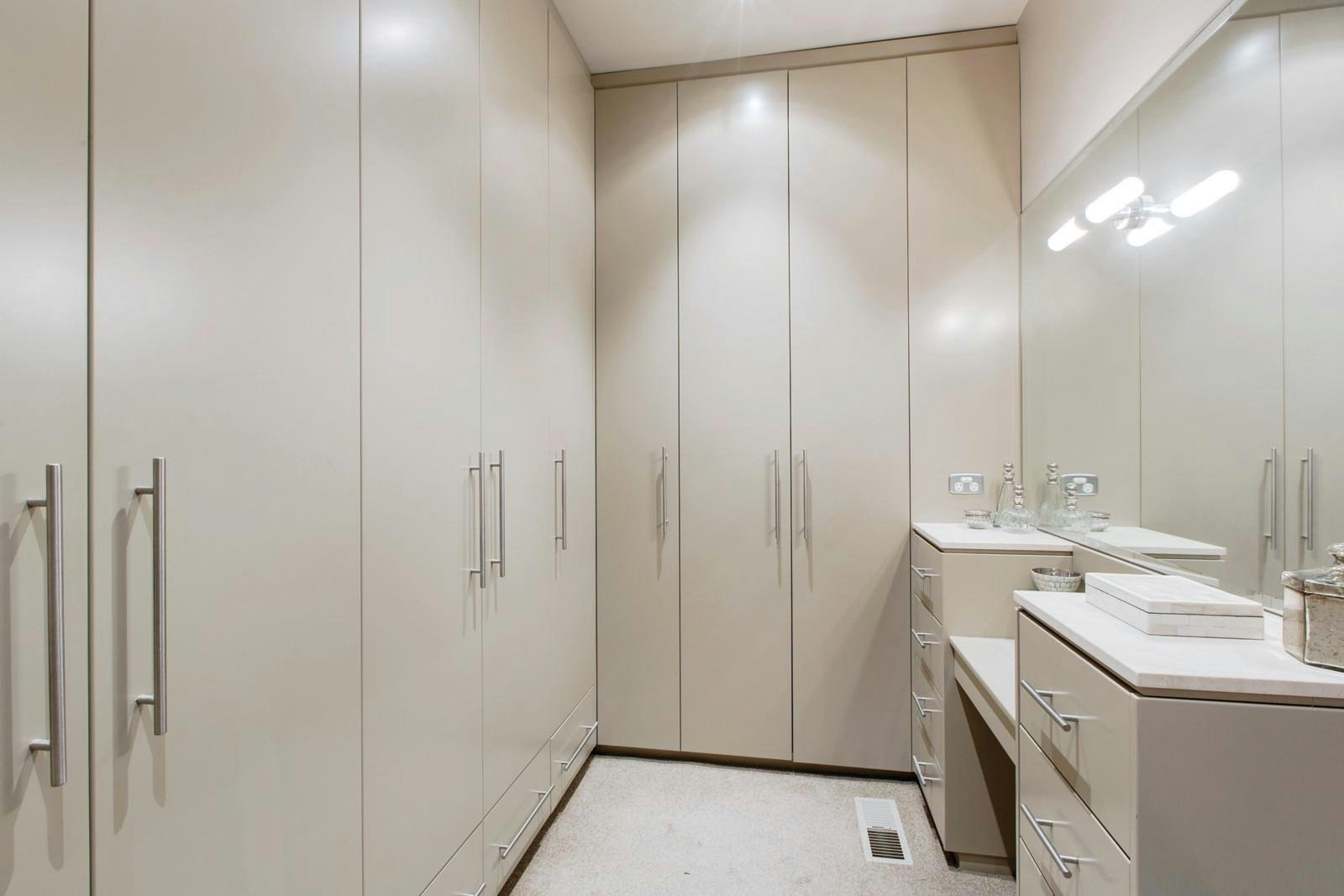 4 Woorigoleen Road, Toorak, VIC