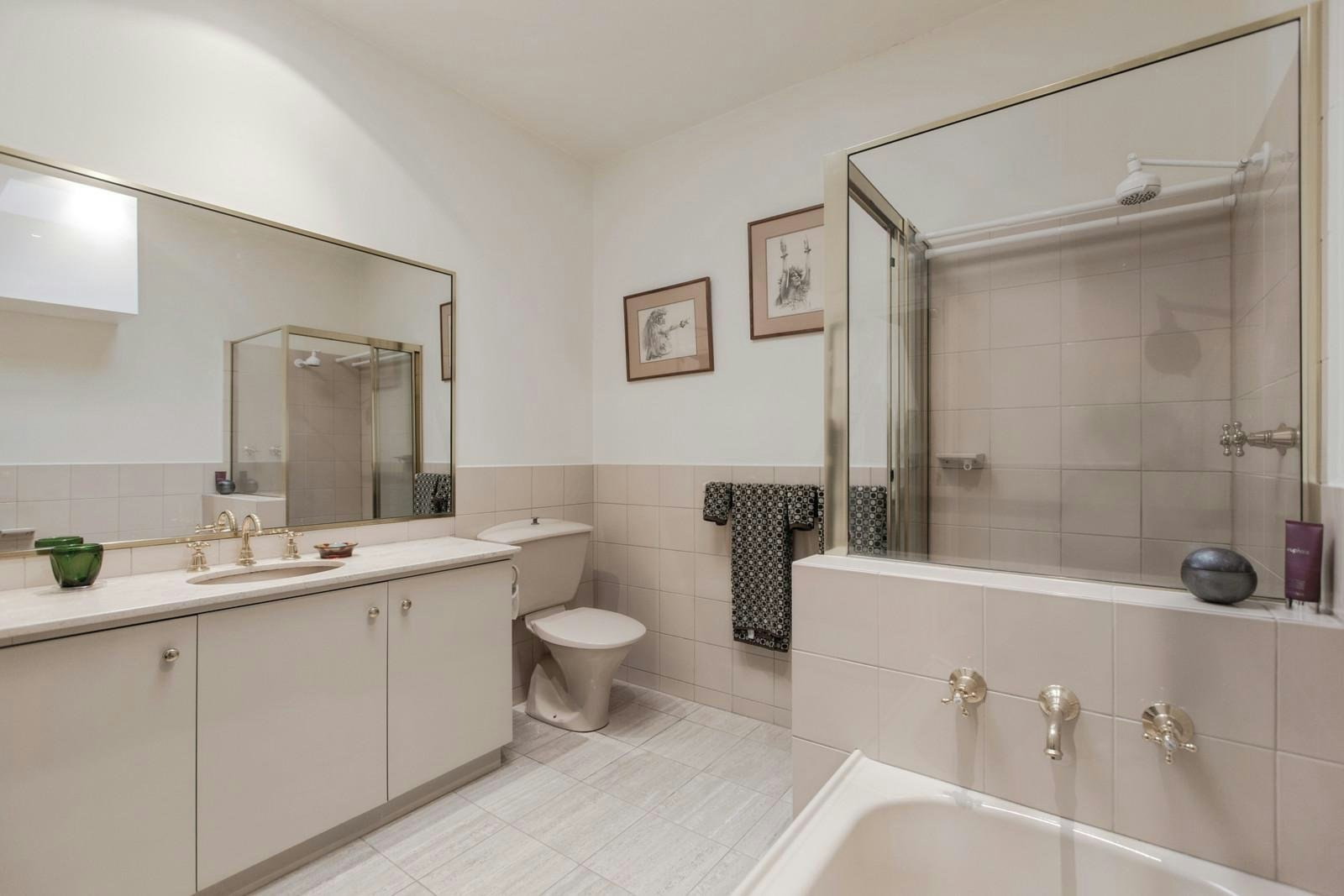 2C Verdant Avenue, Toorak, VIC