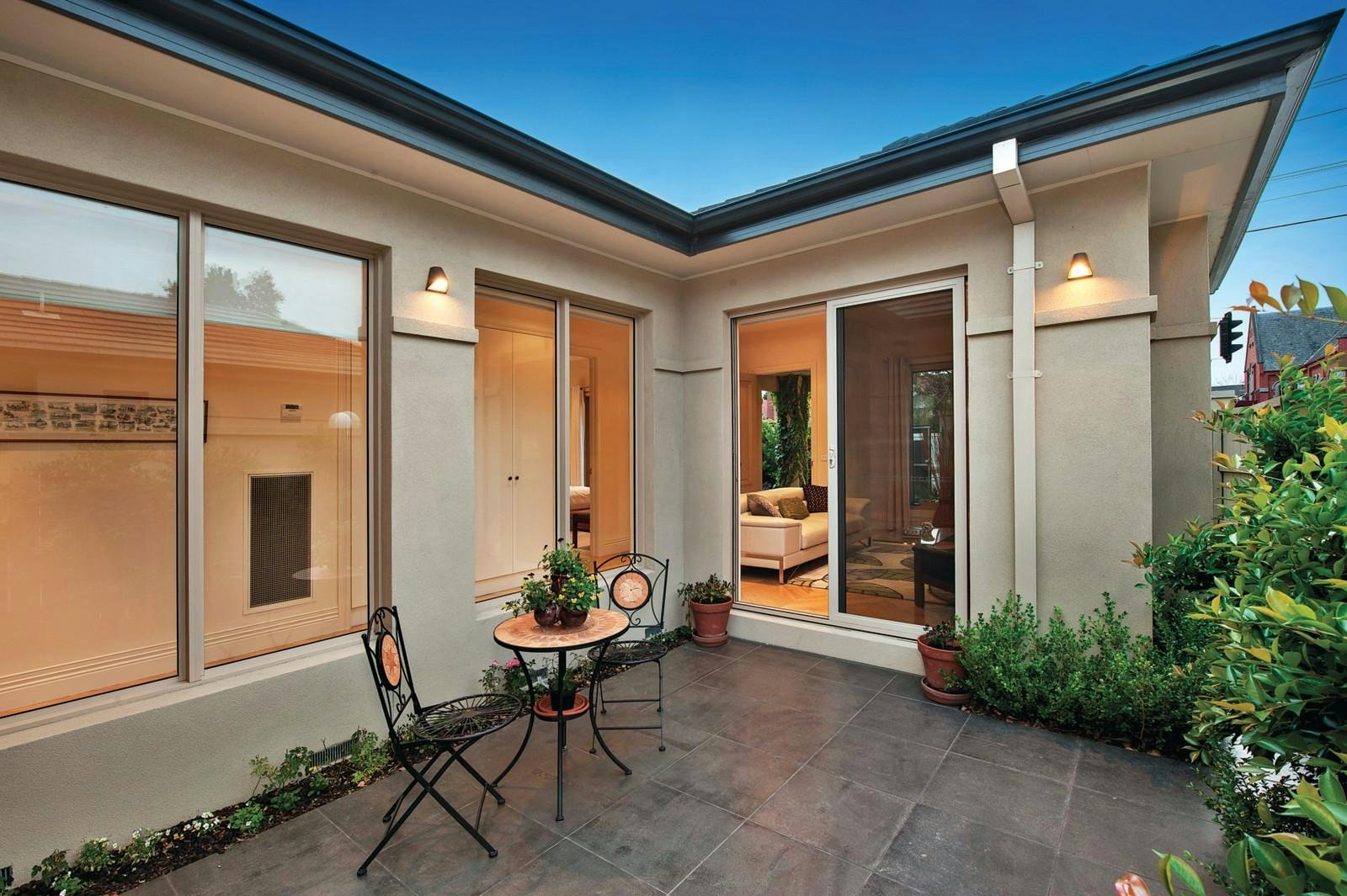 2/64 Burke Road, Malvern East, VIC