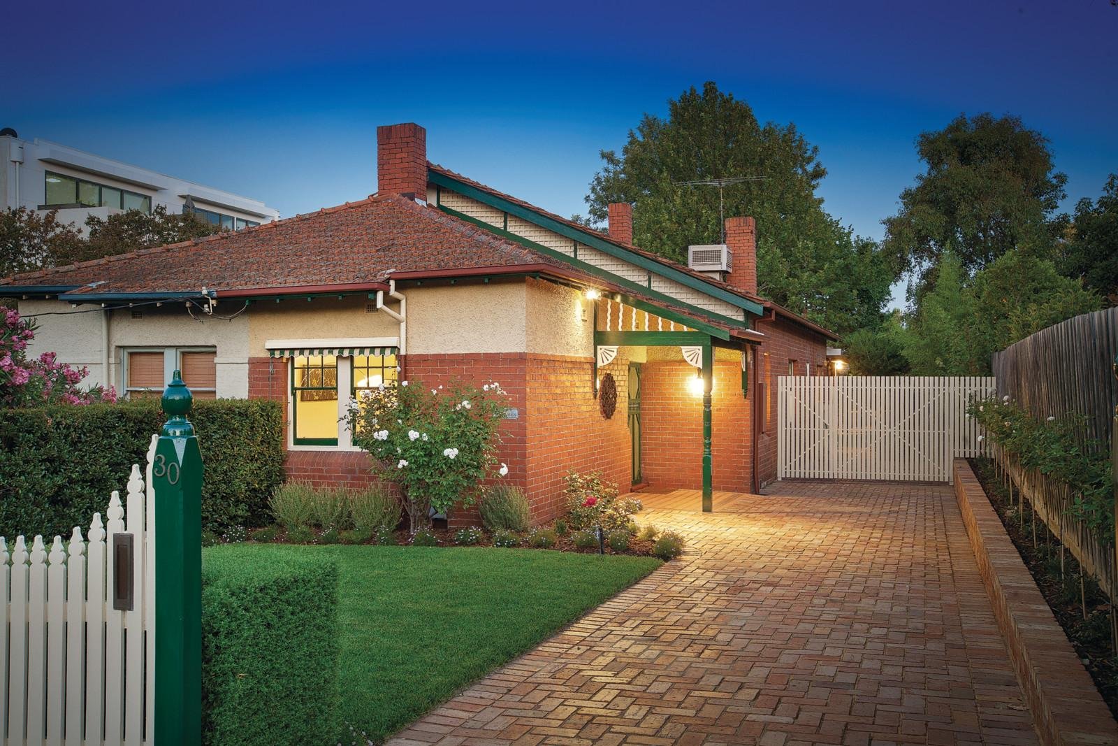 30 Shaftesbury Avenue, Malvern - Image 1