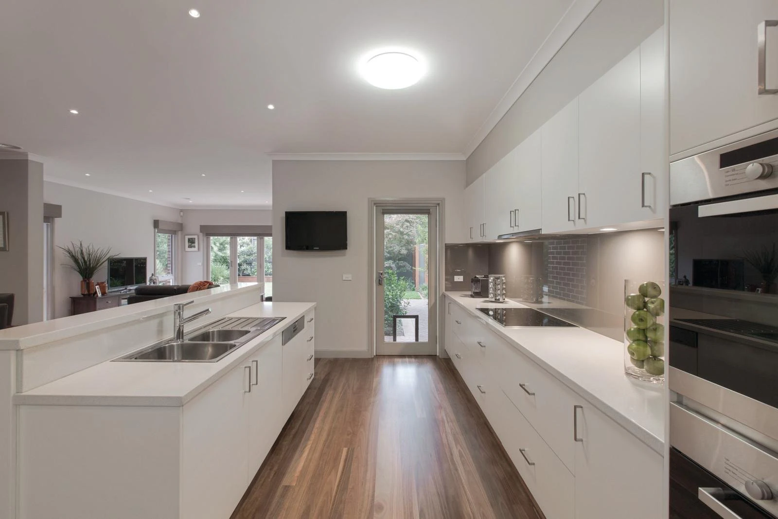 19 Dillon Grove, Glen Iris, VIC