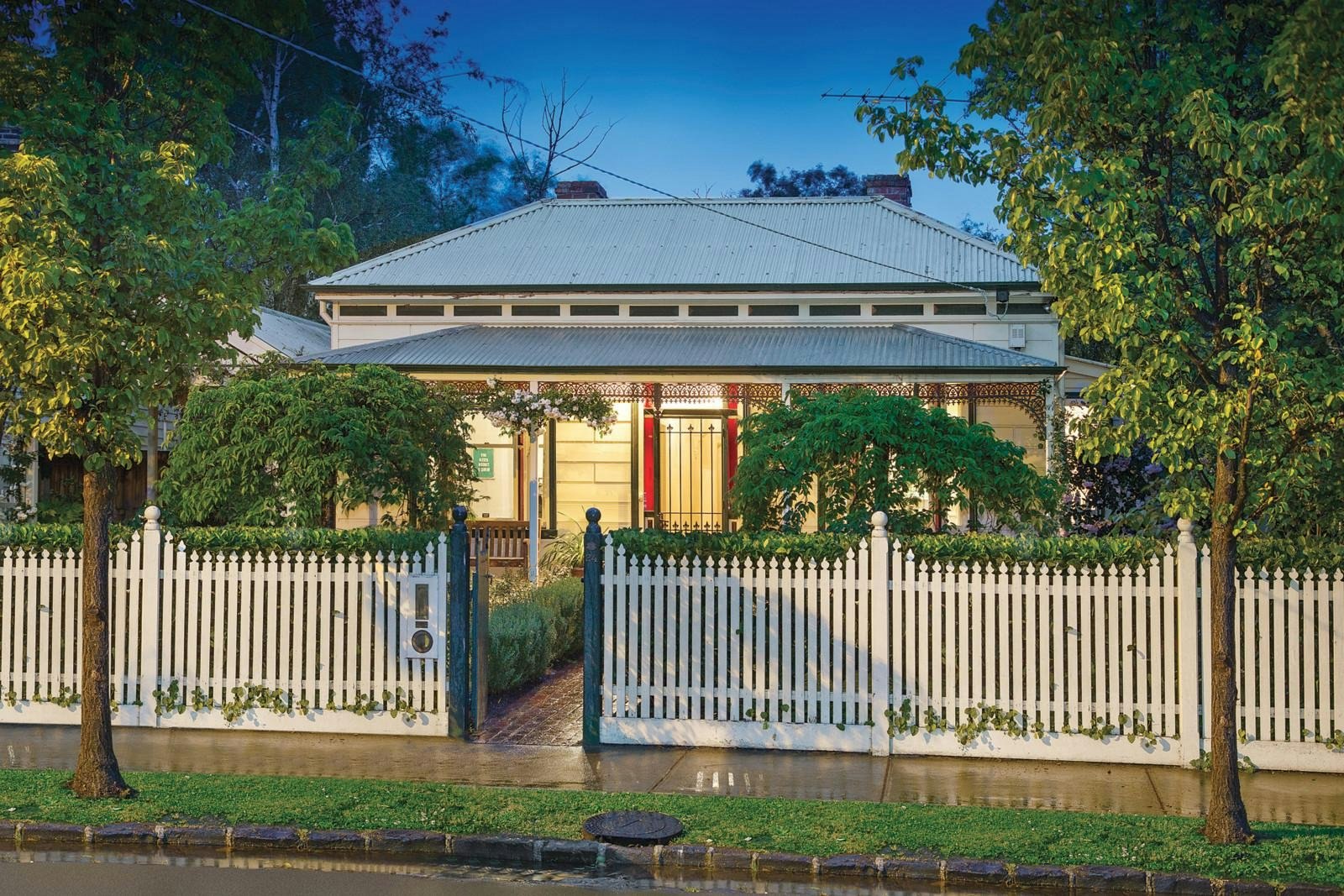 24 St James Road, Armadale, VIC