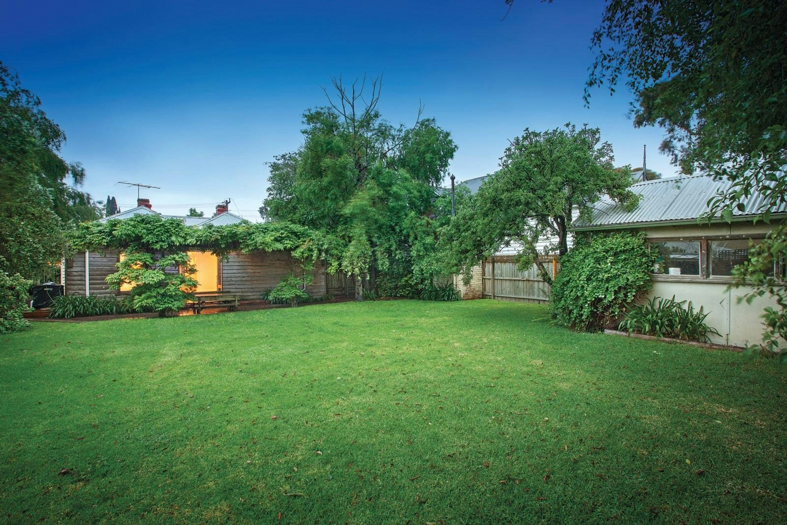 24 St James Road, Armadale, VIC
