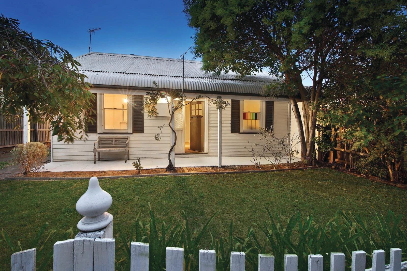 2 Clarendon Street, Armadale, VIC