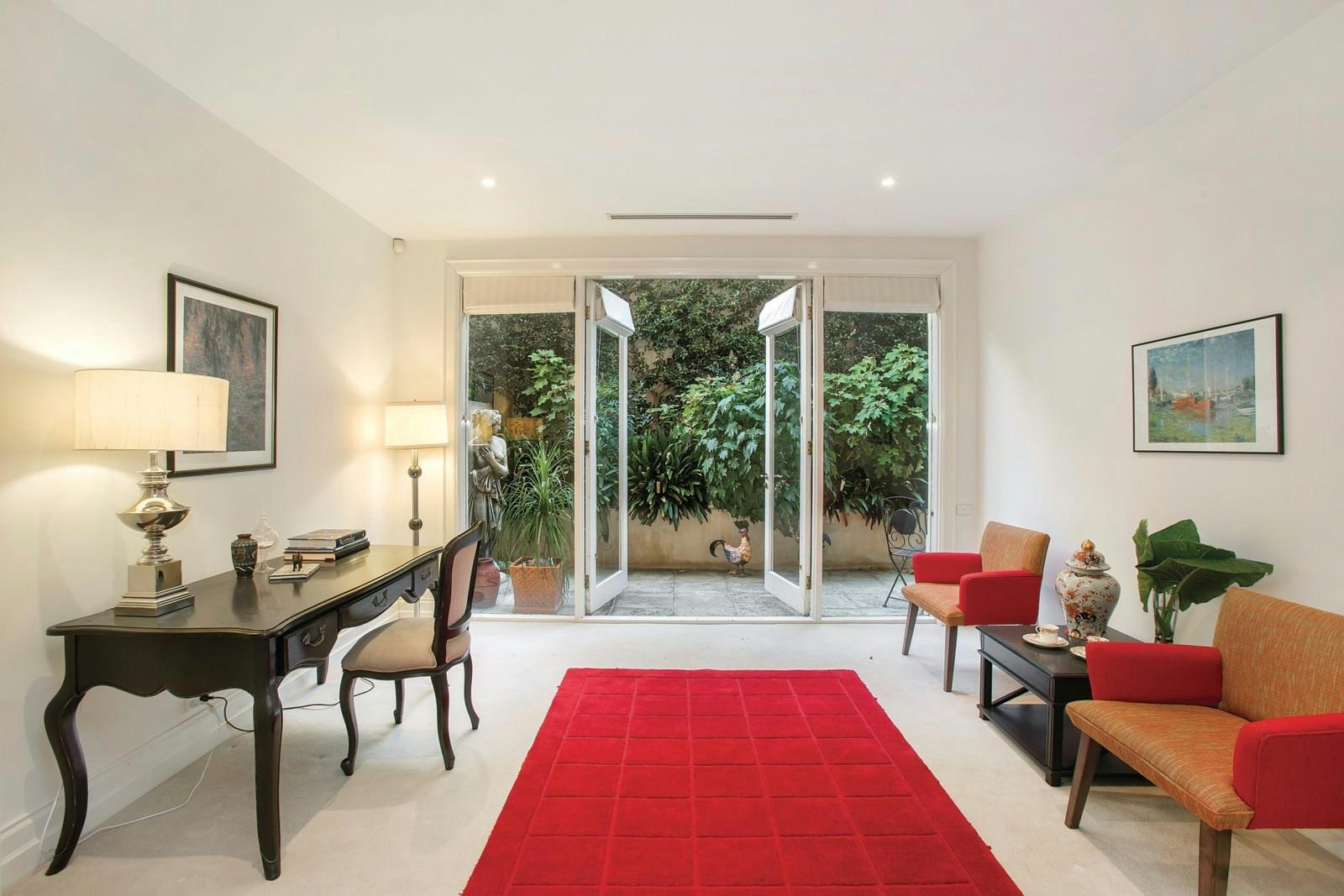 2/6 Mathoura Road, Toorak, VIC