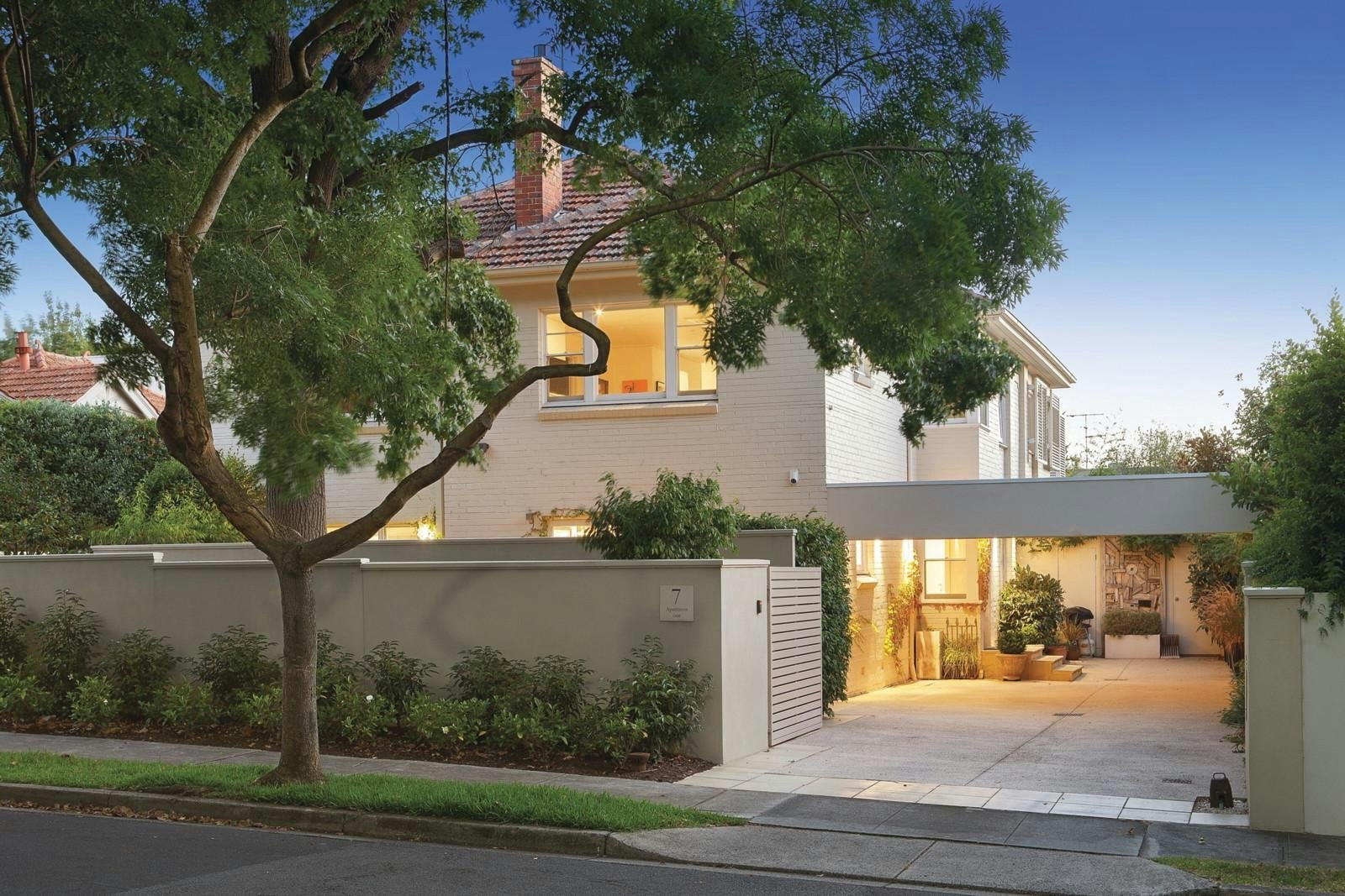 1/7 Iona Avenue, Toorak, VIC