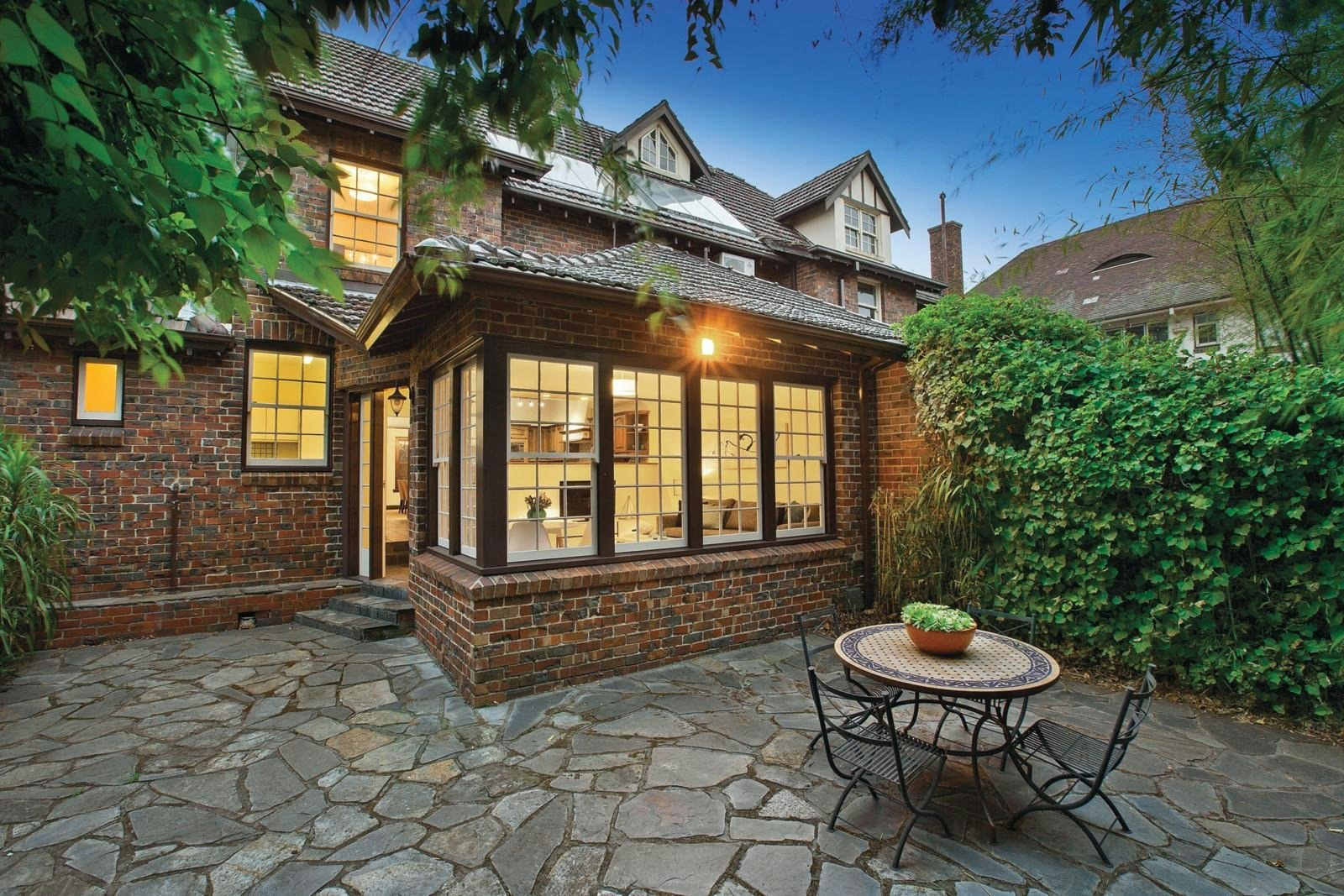 2 Landale Road, Toorak, VIC