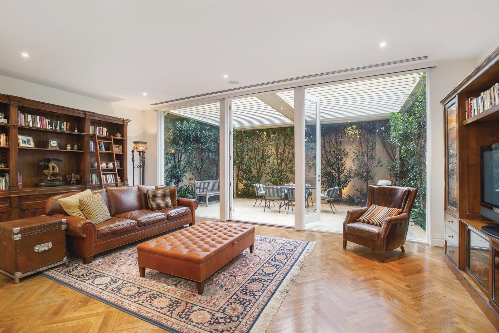 27 Balmerino Avenue, Toorak - Thumbnail 2