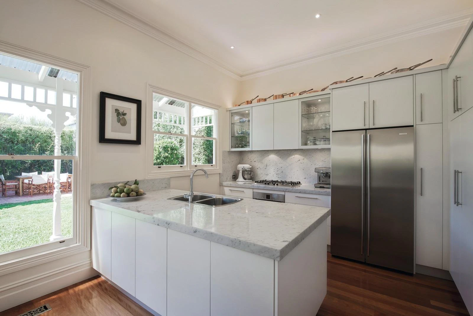11 Holywood Grove, Carnegie, VIC