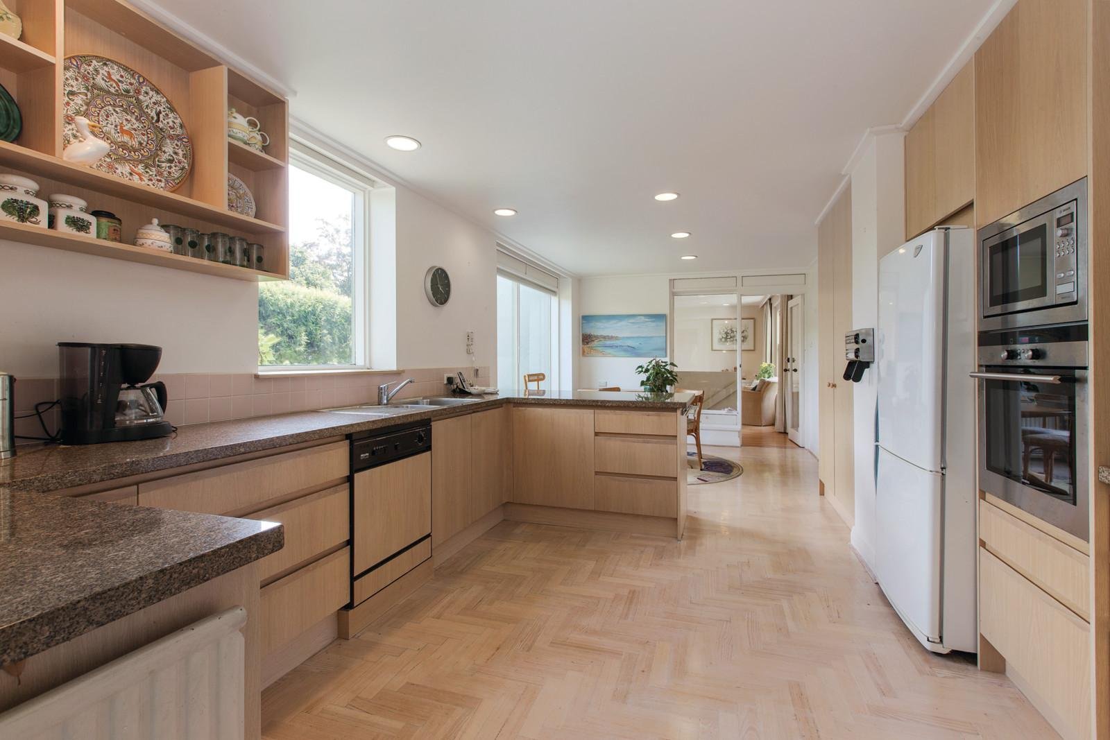 32 Sargood Street, Toorak - Thumbnail 6