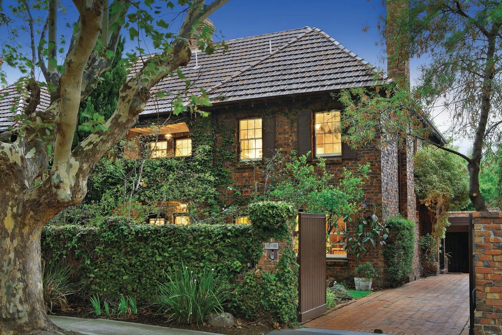 2 Landale Road, Toorak, VIC