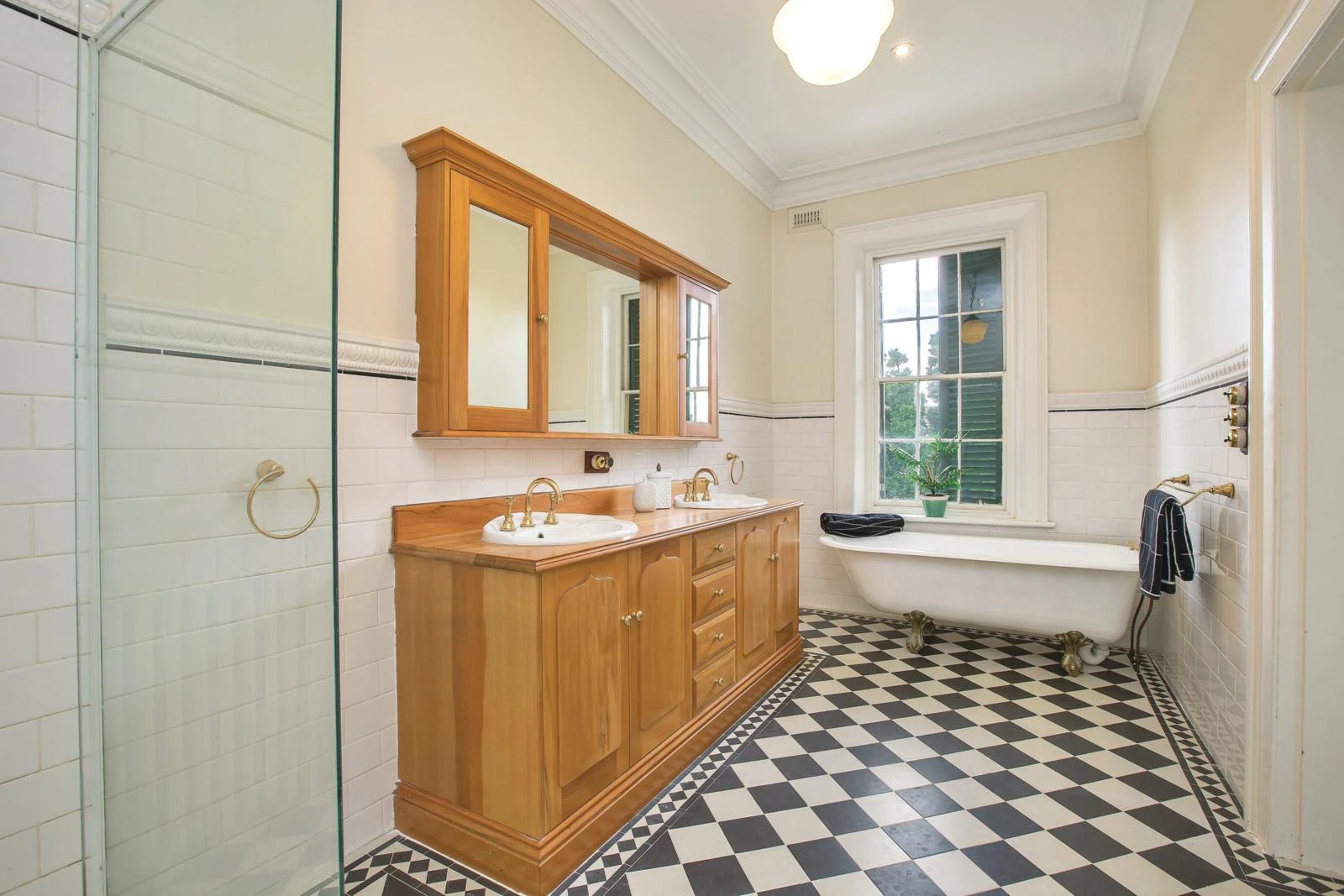 31 Hampden Road, Armadale, VIC