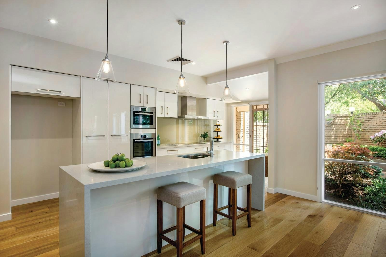 2/15 Tintern Avenue, Toorak, VIC