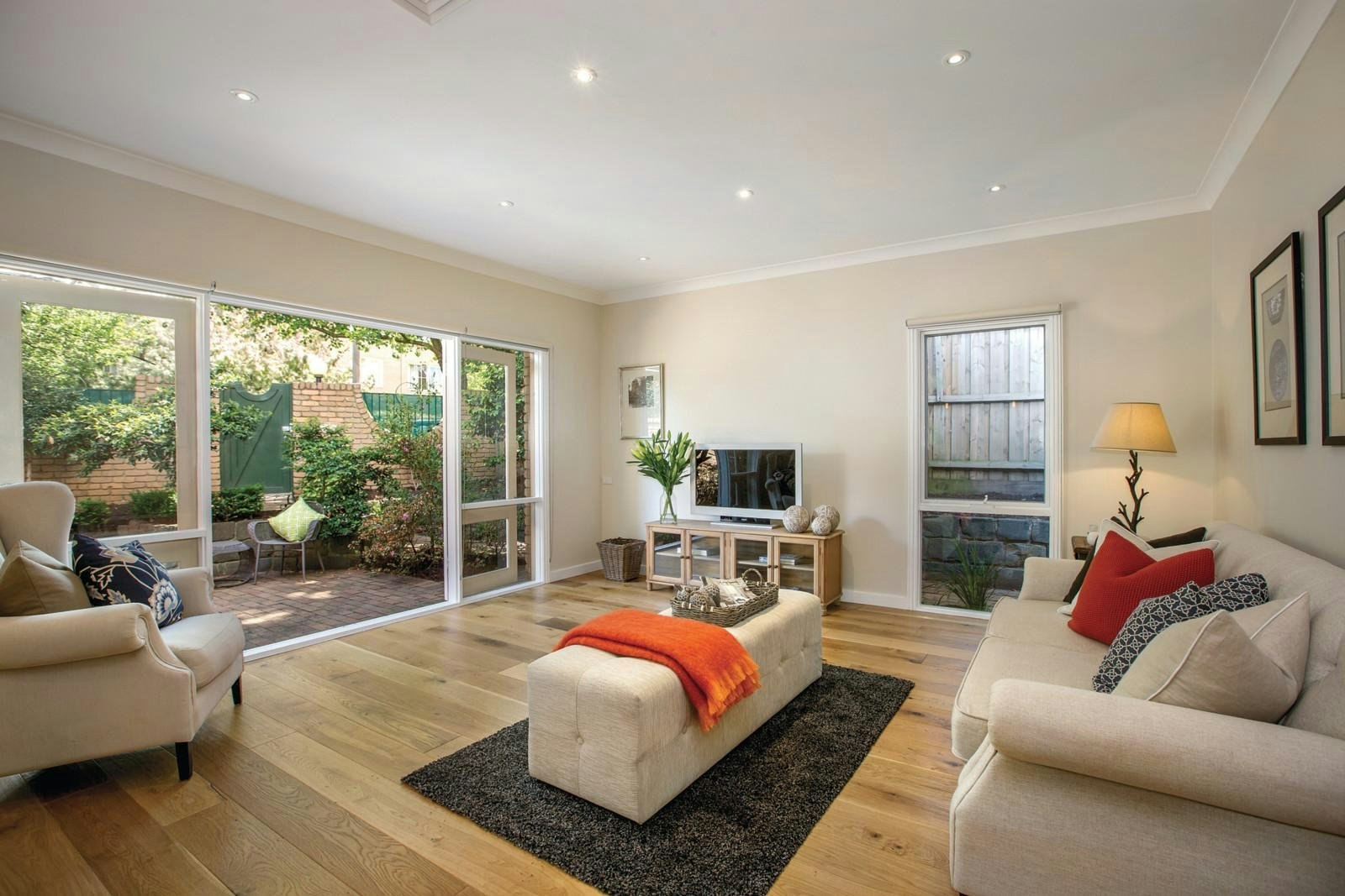 2/15 Tintern Avenue, Toorak, VIC