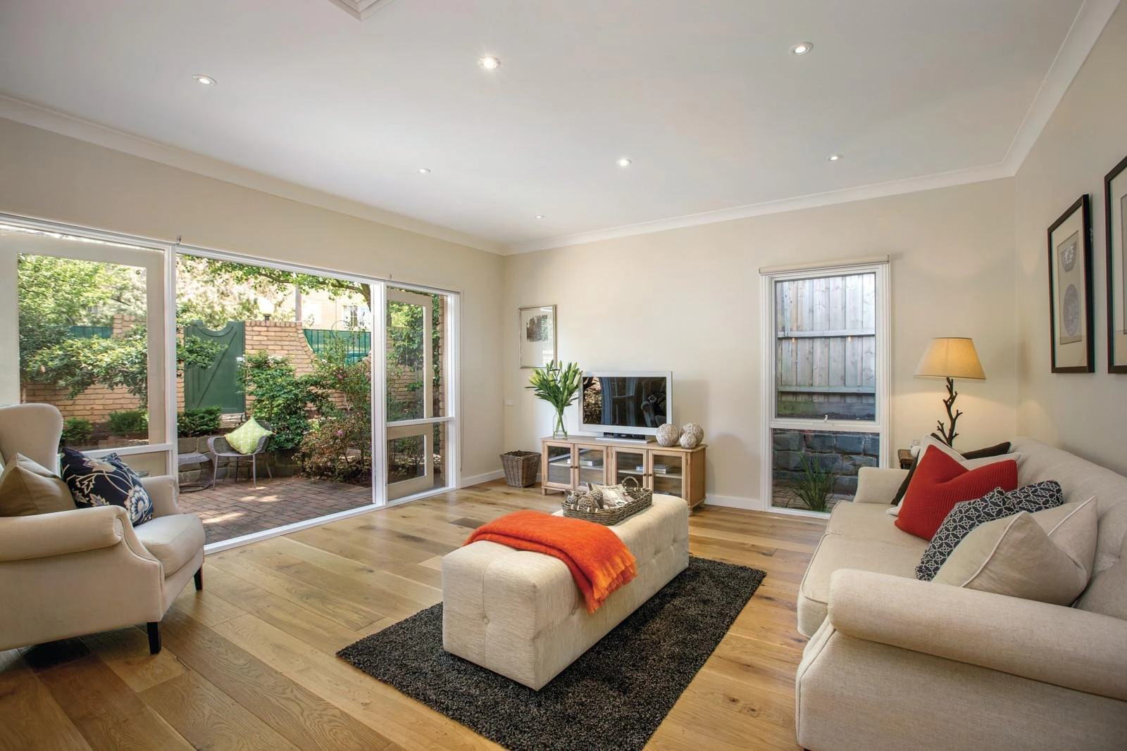 2/15 Tintern Avenue, Toorak, VIC