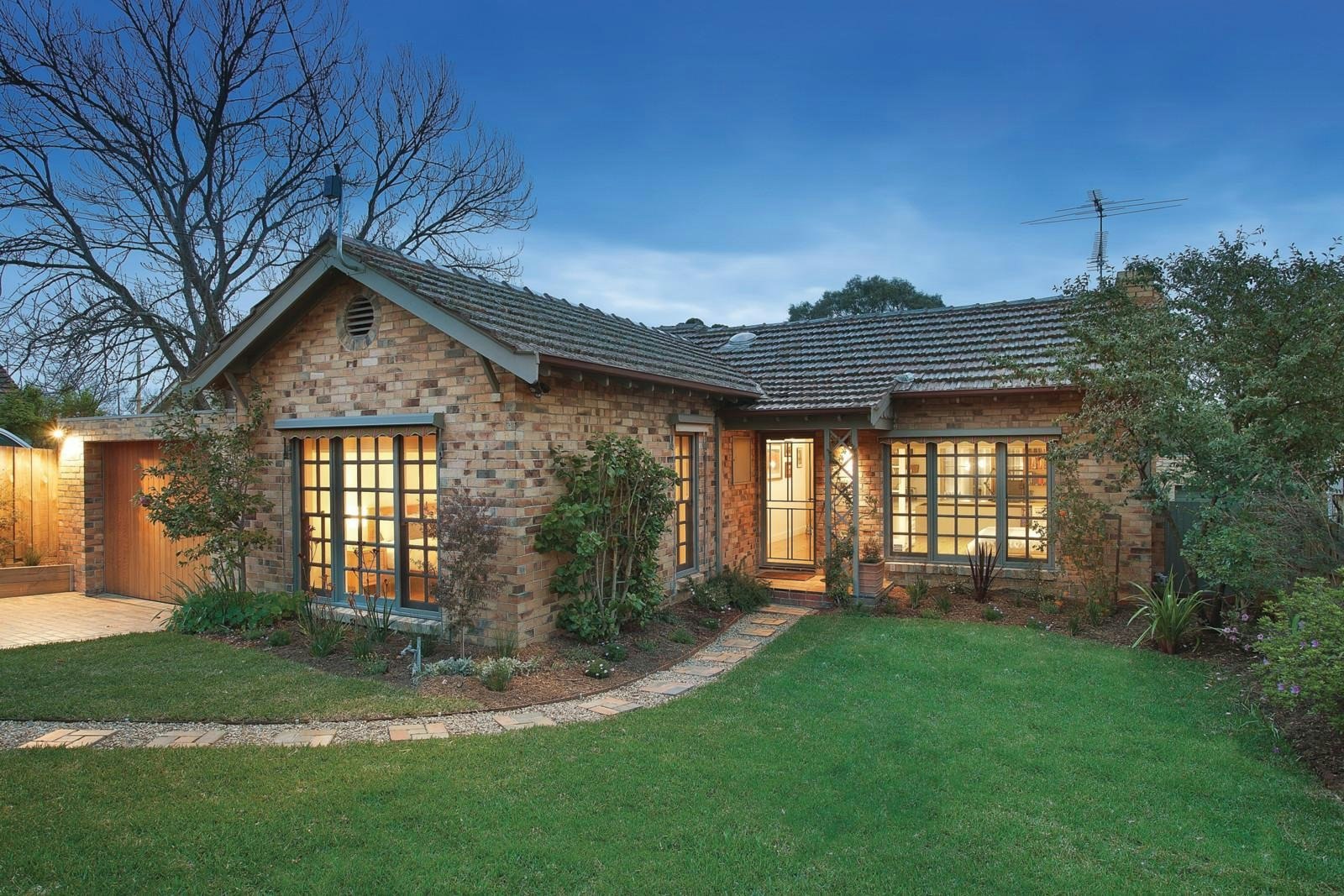 1 Ramona Avenue, Malvern East, VIC