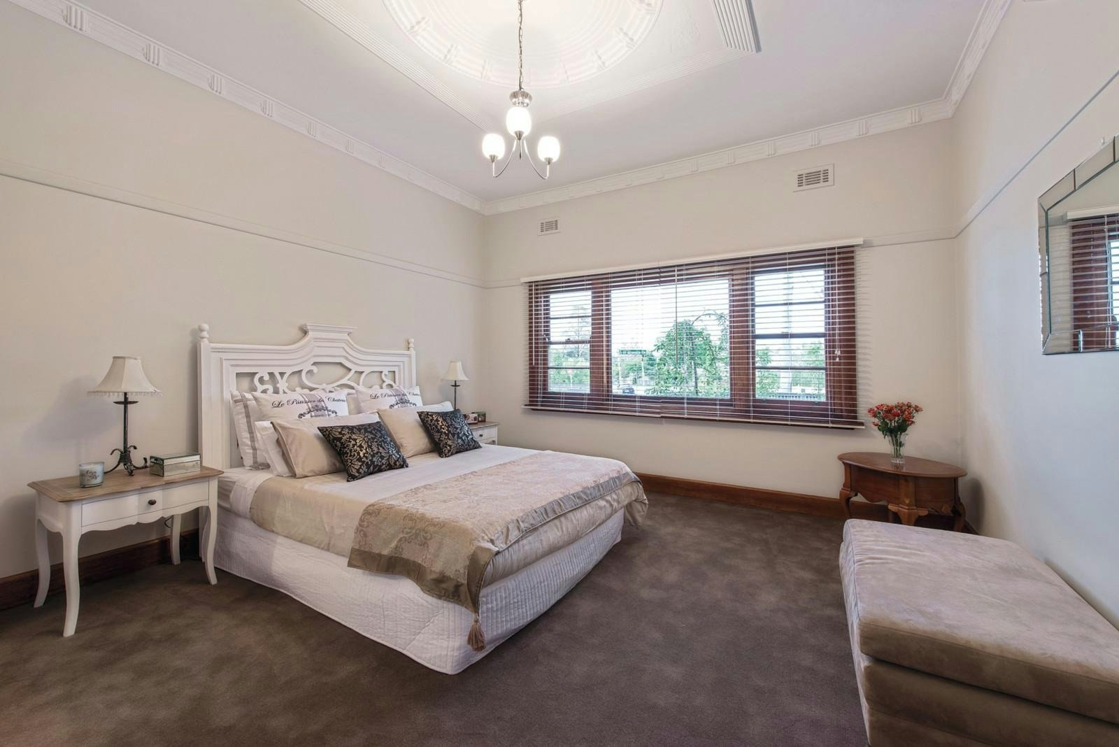 12 St Georges Crescent, Ashburton, VIC