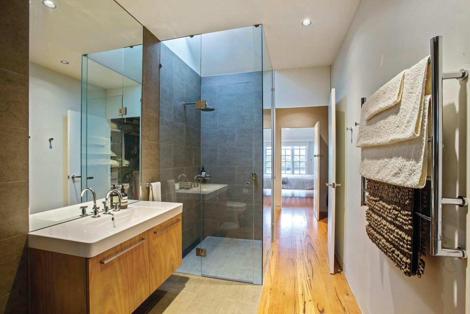 1 Ramona Avenue, Malvern East, VIC