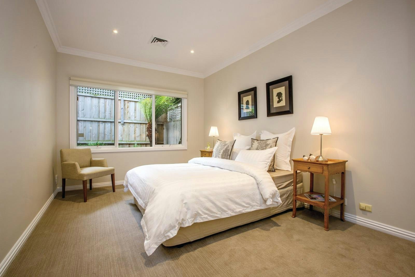 2/15 Tintern Avenue, Toorak, VIC