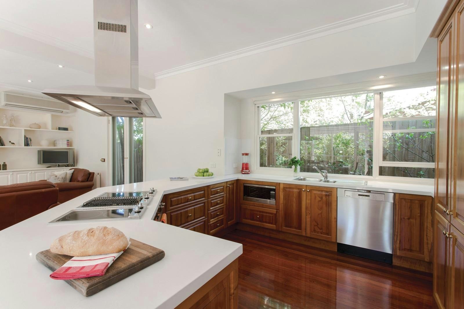 10 Erica Avenue, Glen Iris, VIC