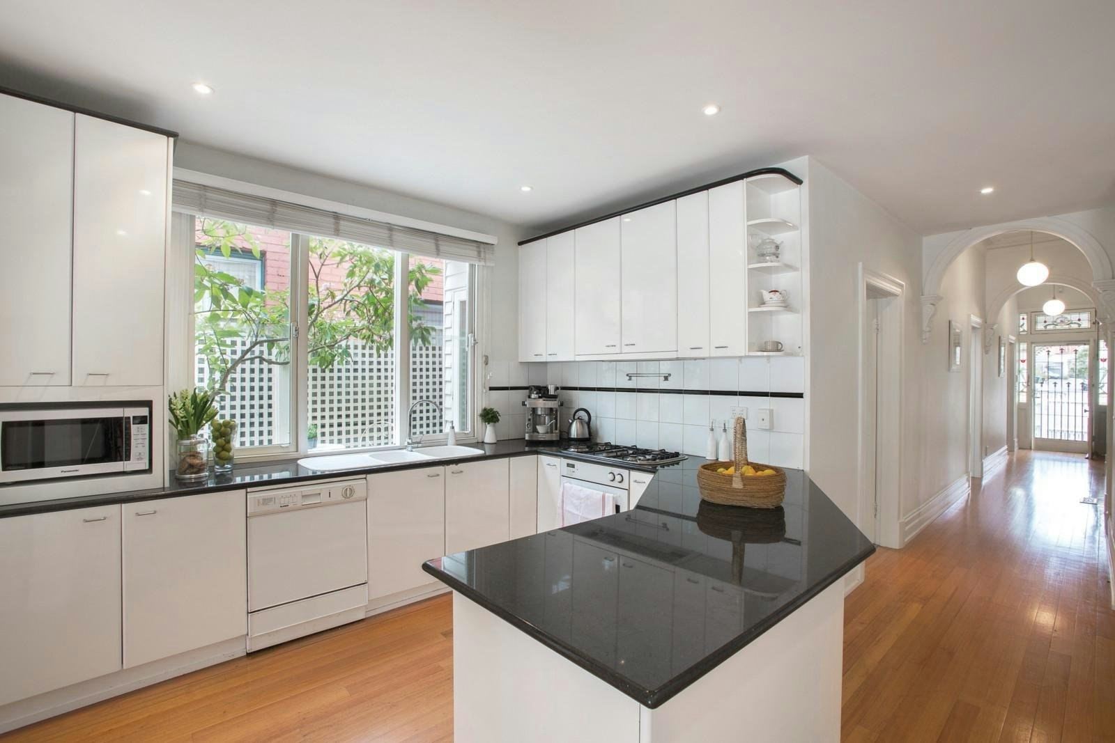 8 Clendon Road, Armadale, VIC