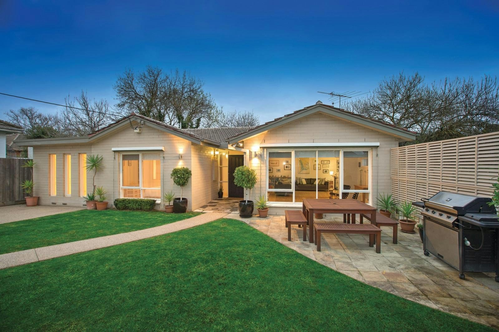 566 Waverley Road, Malvern East, VIC