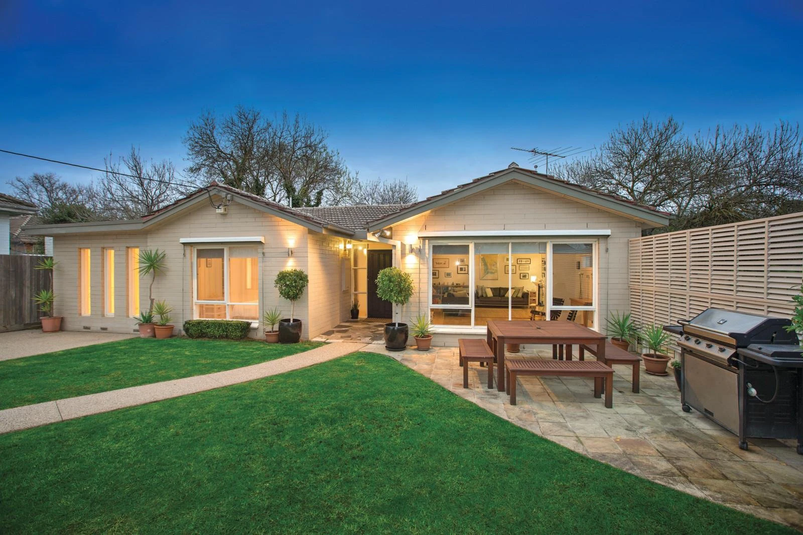 566 Waverley Road, Malvern East, VIC