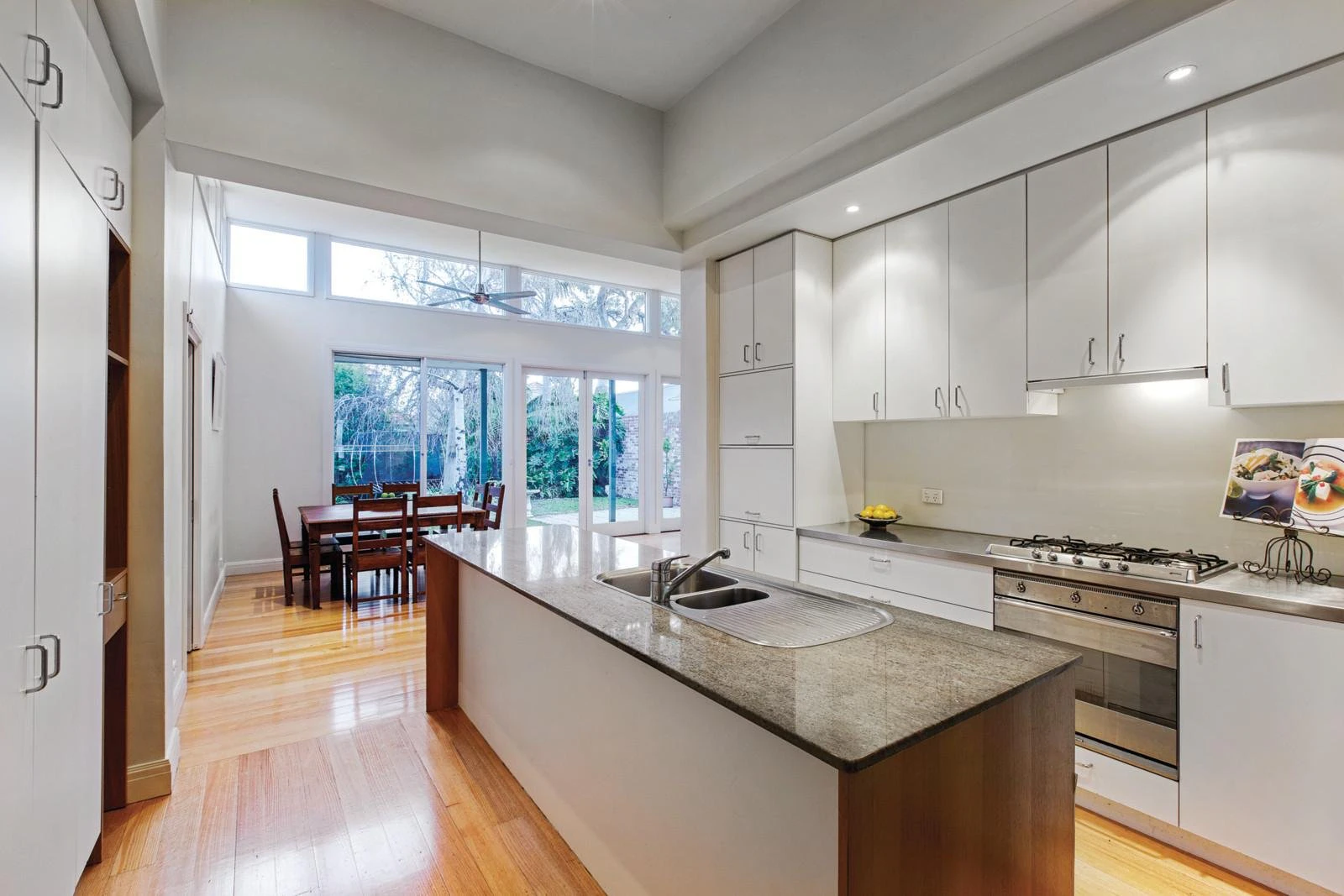 40 Wheatland Road, Malvern, VIC