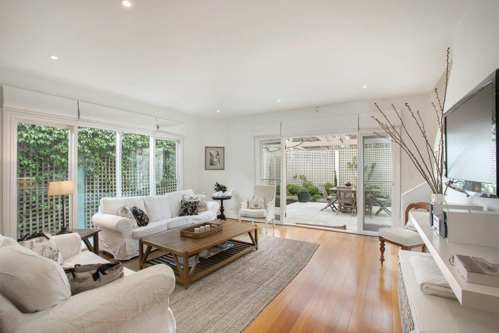 8 Clendon Road, Armadale, VIC