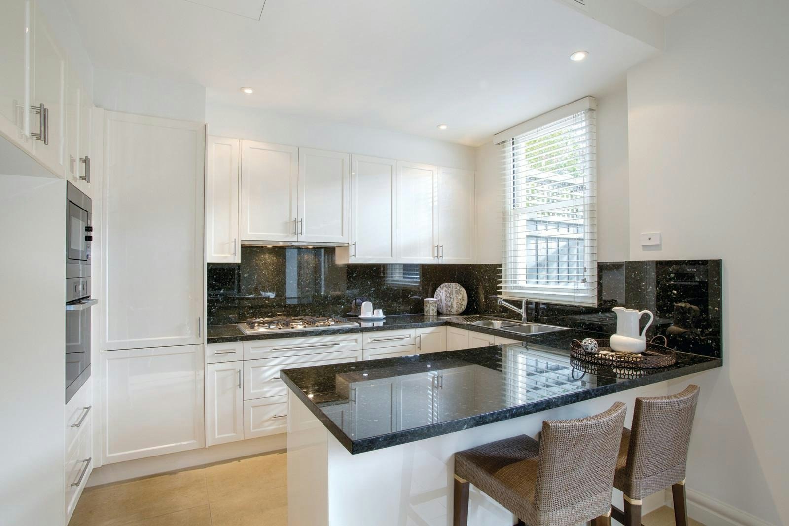 4/2 Mercer Road, Armadale, VIC