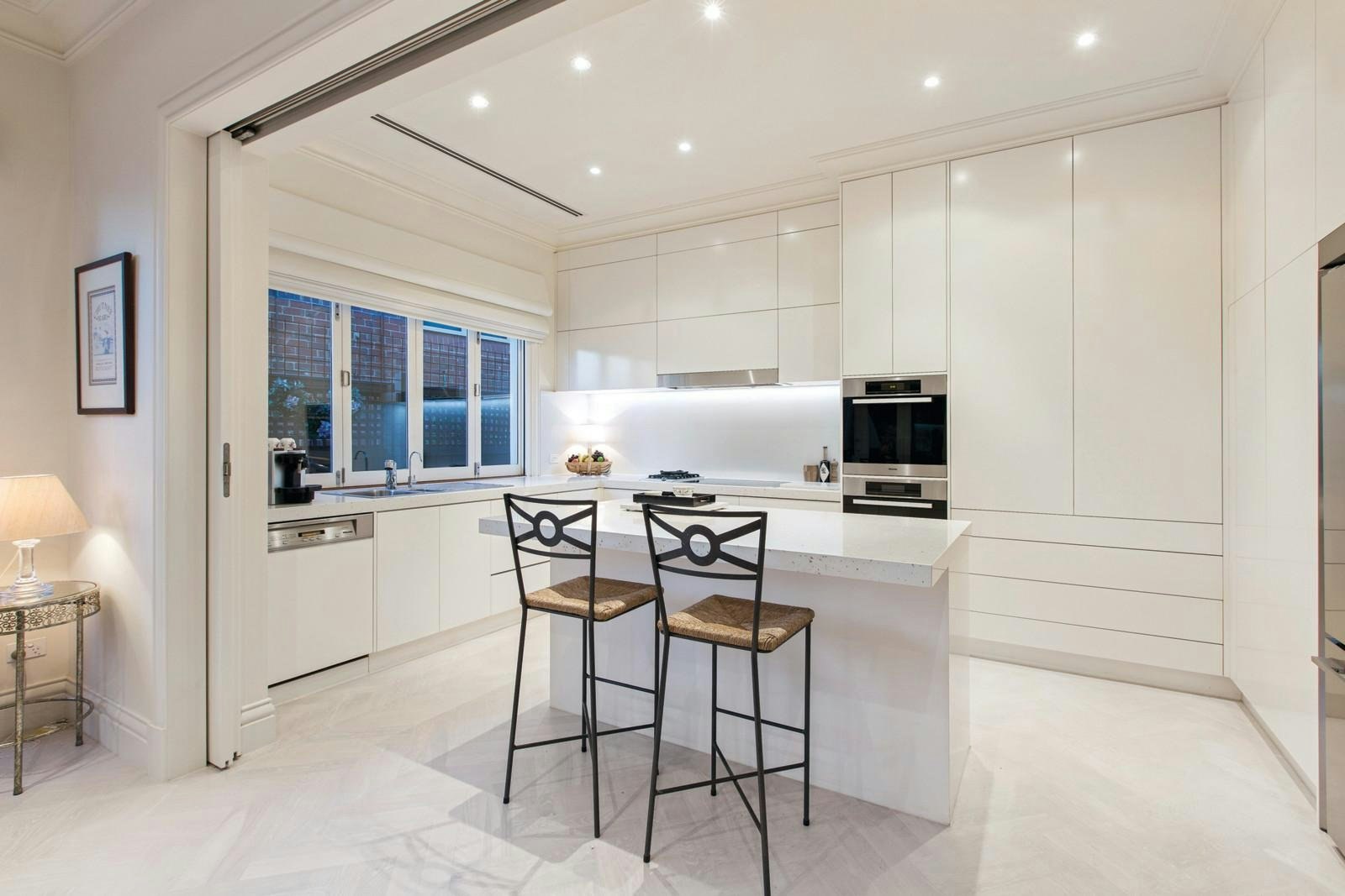 27 Canberra Road, Toorak, VIC