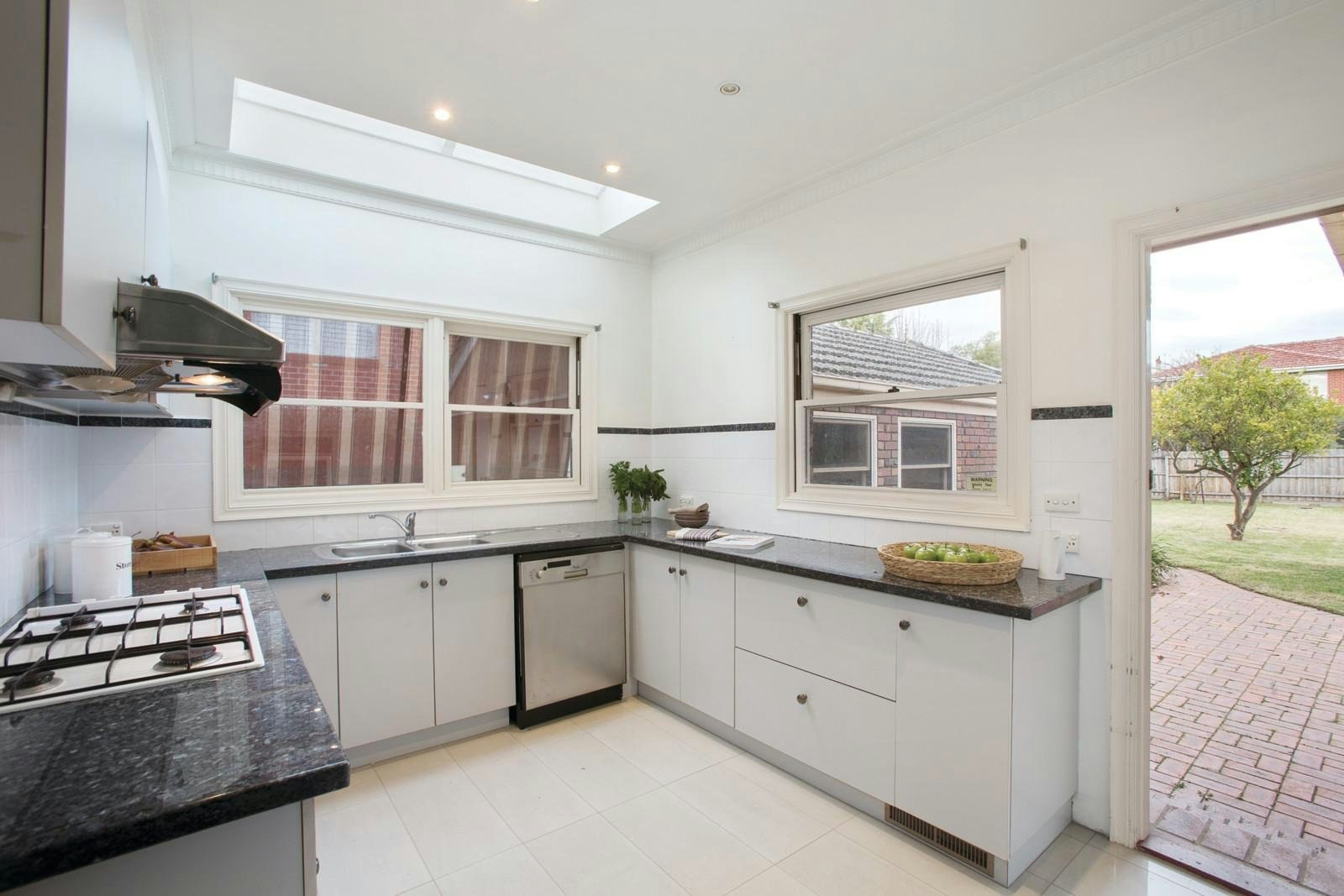 4 Summerhill Avenue, Malvern East, VIC