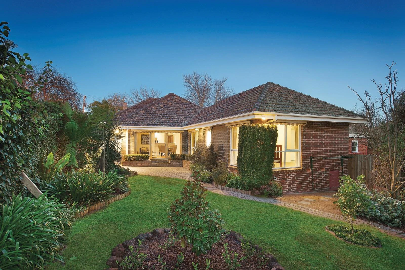 2 Munro Avenue, Ashburton, VIC