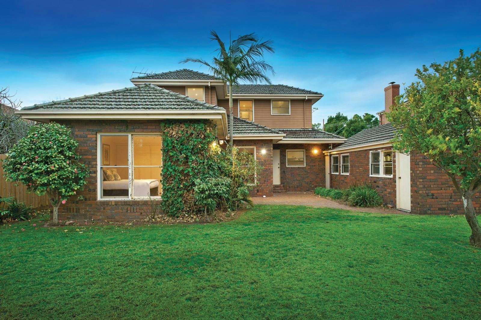 4 Summerhill Avenue, Malvern East, VIC