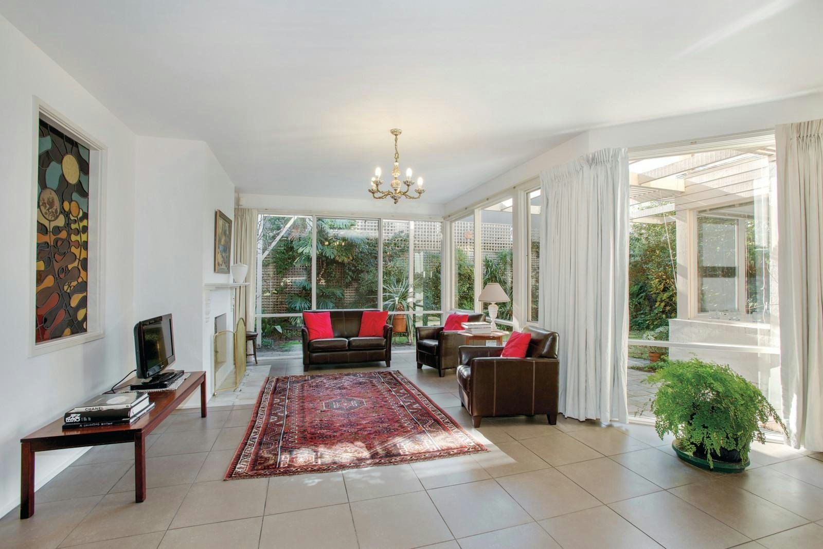 2-2A Aubrey Road, Armadale, VIC