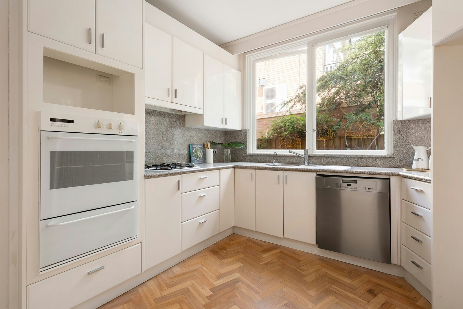 2/50 St Georges Road, Toorak, 3142