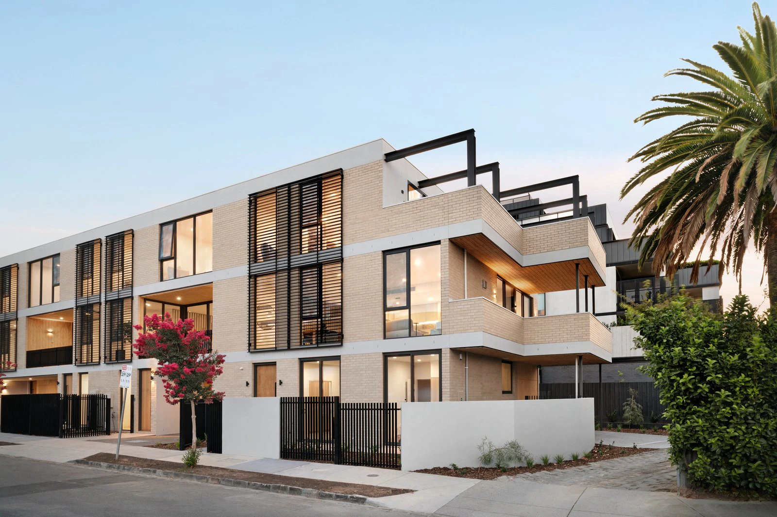 Residence 4/555 Dandenong Road, Armadale, 3143