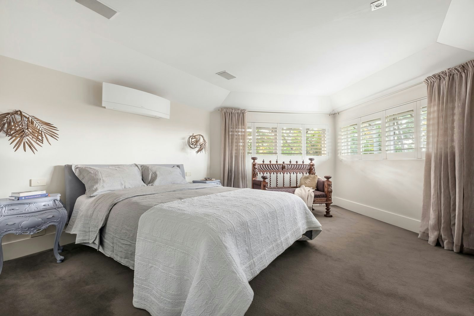 10 Winifred Crescent, Toorak, 3142