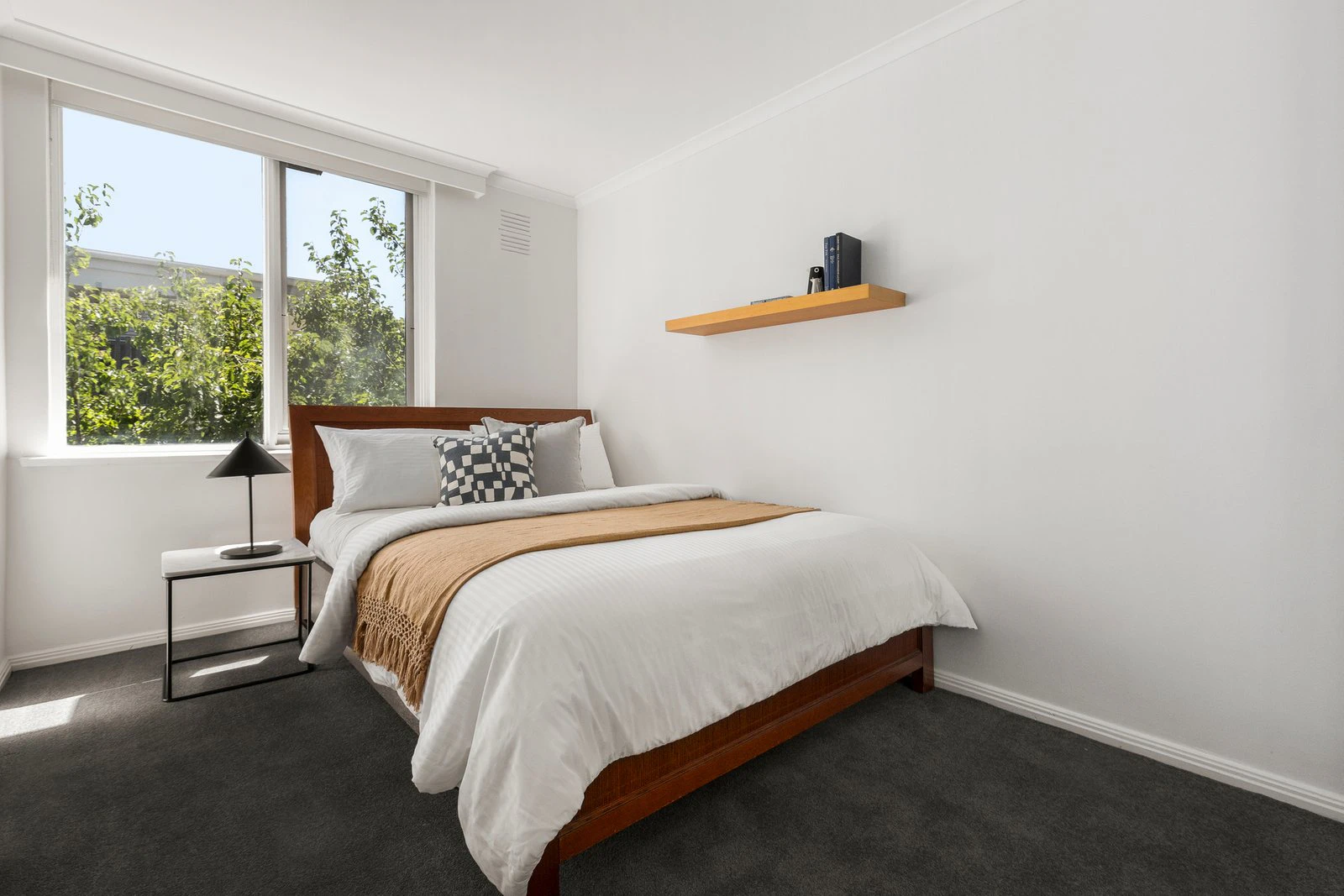 9/24 Tintern Avenue, Toorak, 3142