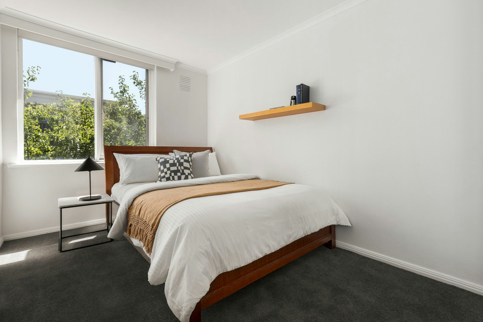 9/24 Tintern Avenue, Toorak, 3142