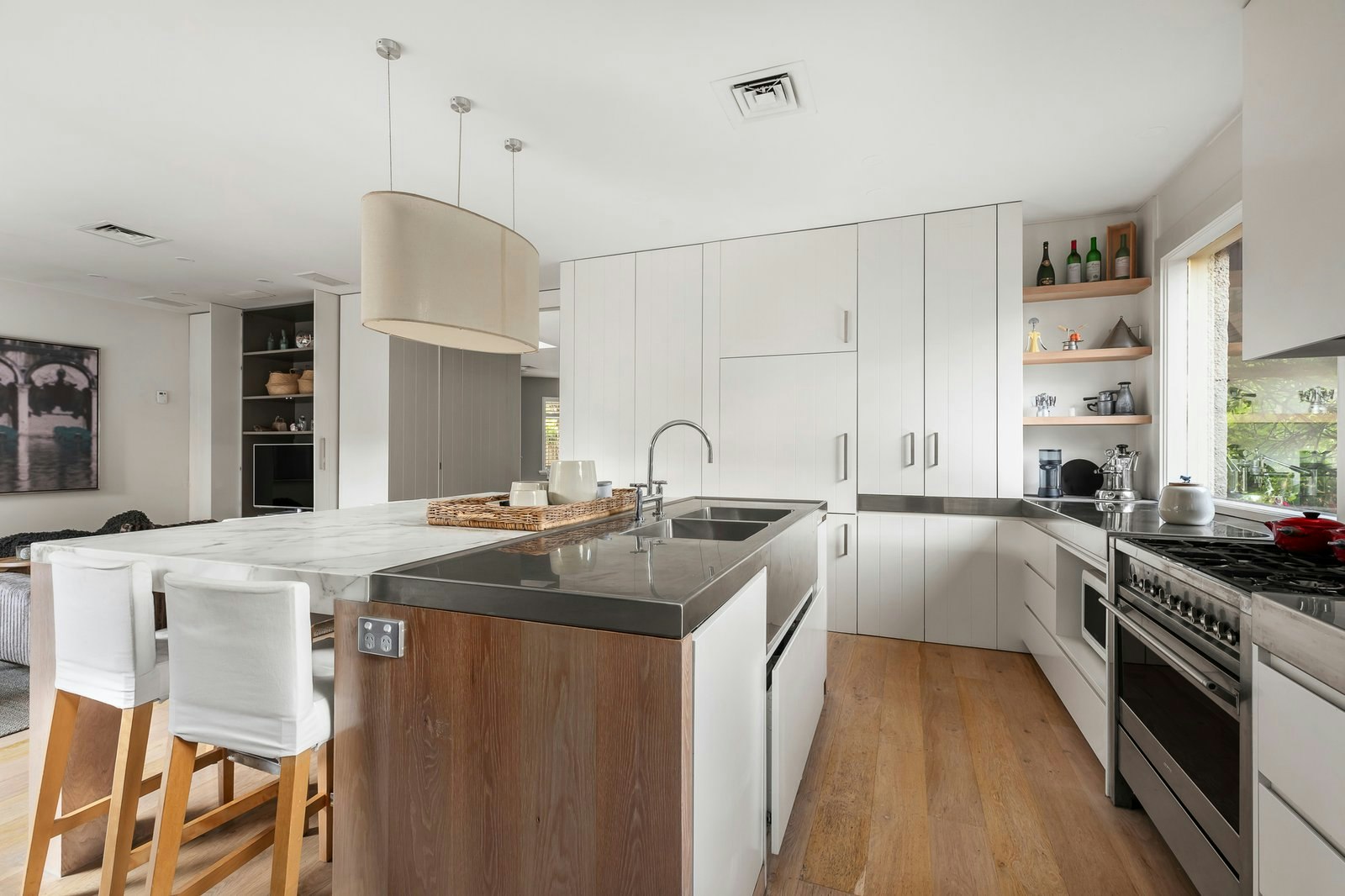 10 Winifred Crescent, Toorak, 3142