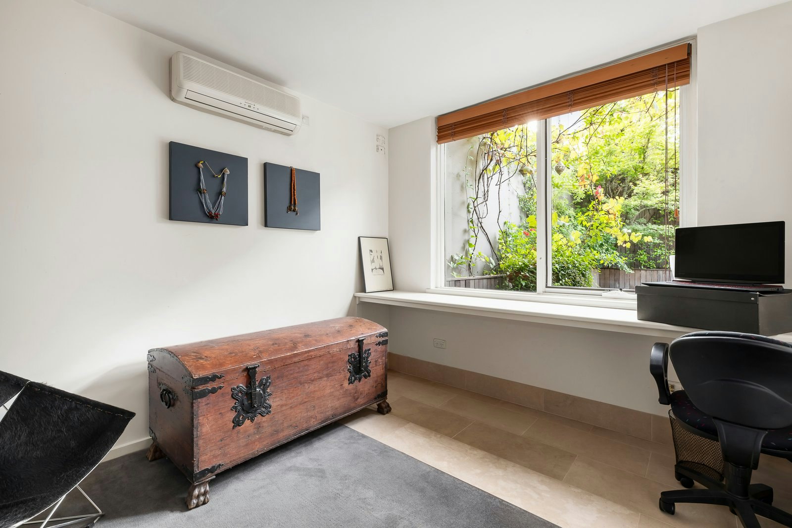 10 Winifred Crescent, Toorak, 3142