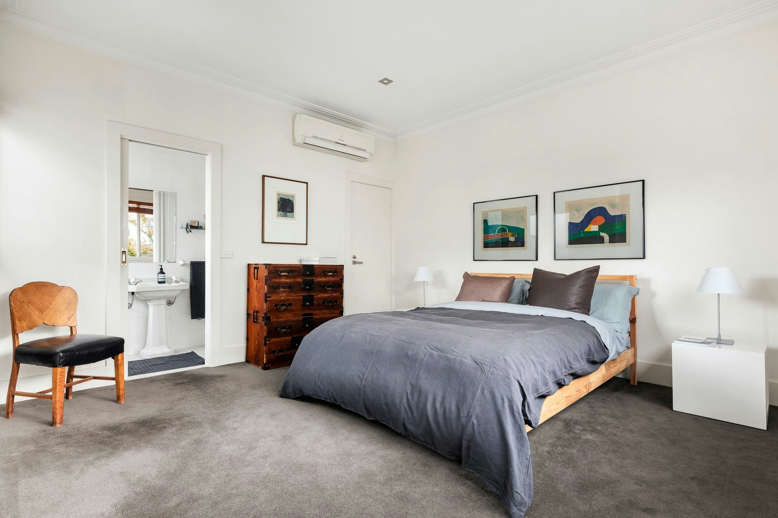 10 Winifred Crescent, Toorak, 3142